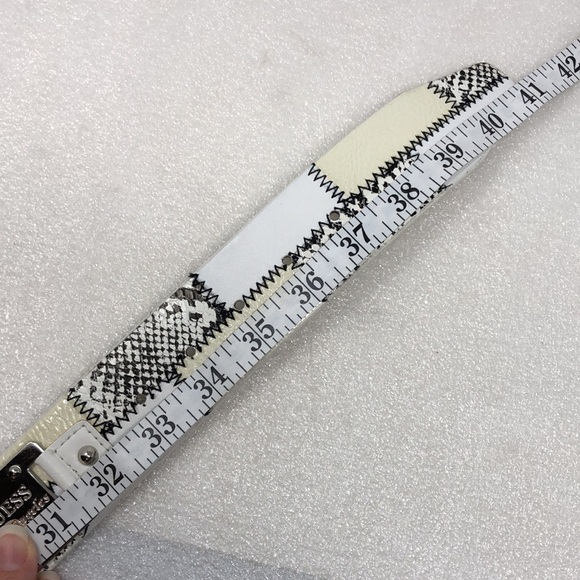 NEW GUESS Los Angeles Belt Y2K Metallic Logo Patchwork Snake Print Stitching - Picture 7 of 11